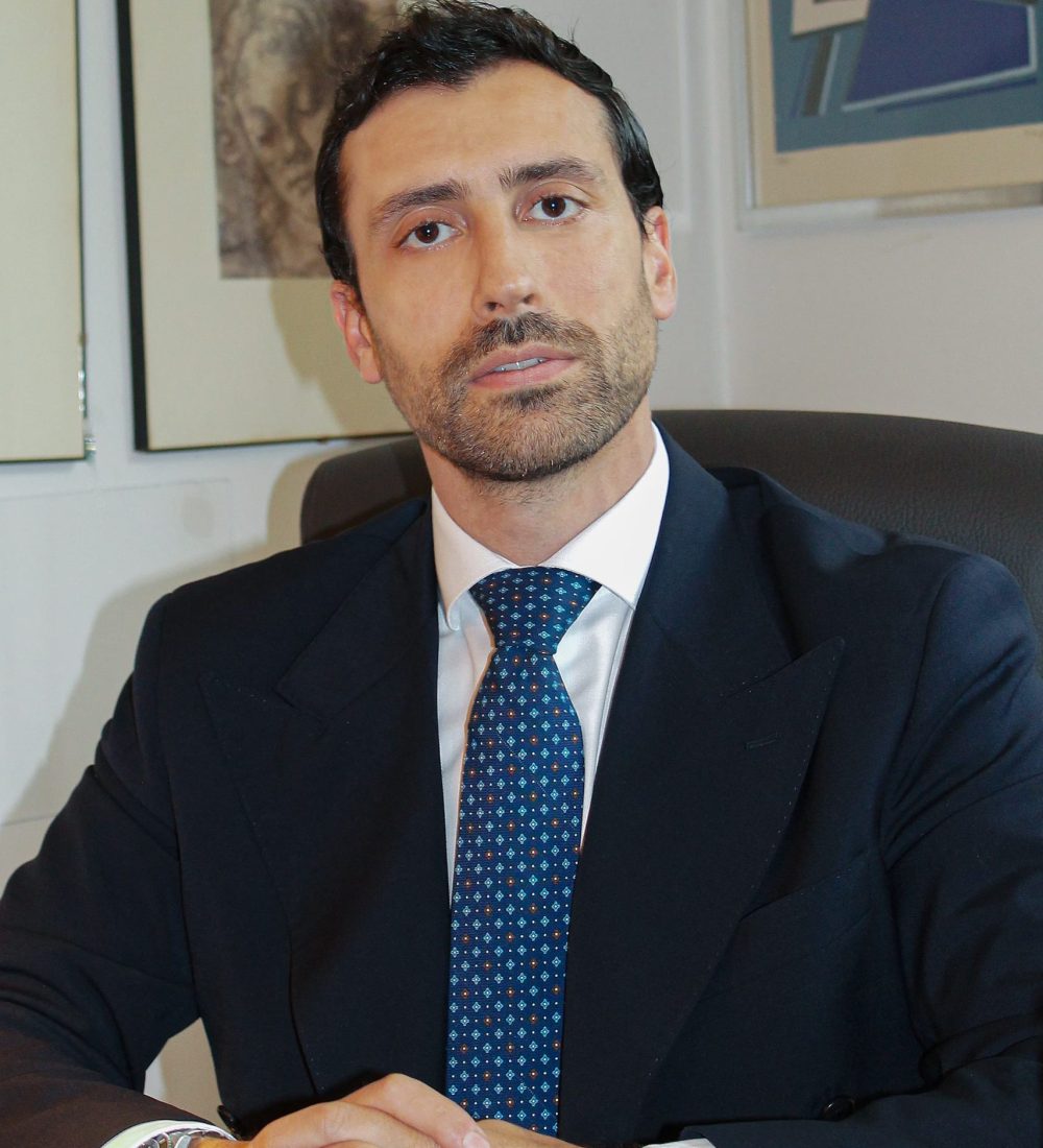 Carmine (1)